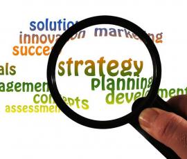 Estrategia de marketing combinada con canales online y offline